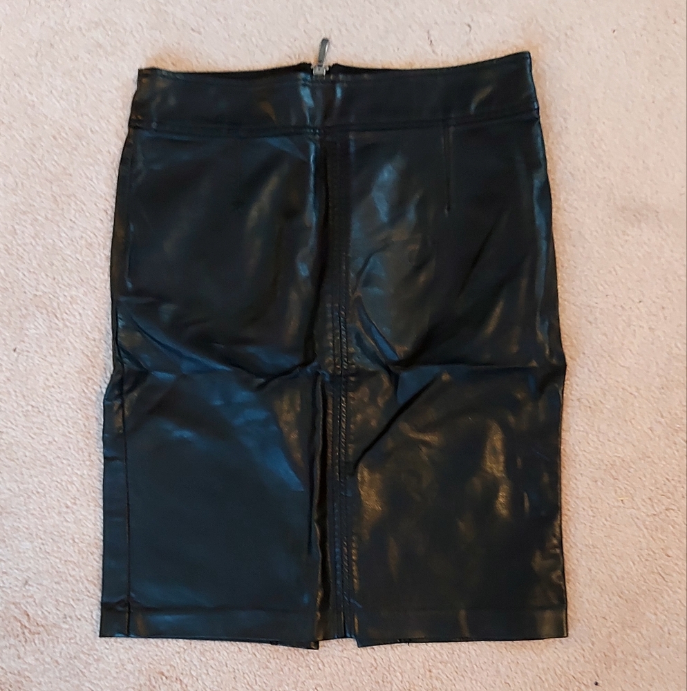 Dynamite Skirt sz 5 NWOT
